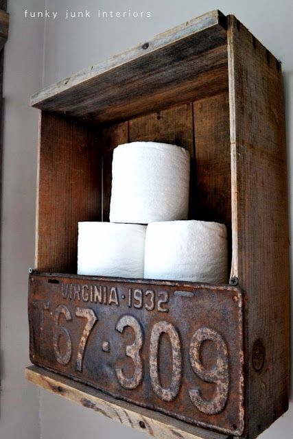 vintage crate + a rusty license plate. via funkyjunkinteriors.blogspot.com/ Outhouse Bathroom Decor, Outhouse Bathroom, Diy Muebles Ideas, Vintage Crate, Funky Junk Interiors, Diy Casa, Into The Wood, Crate Storage, Funky Junk