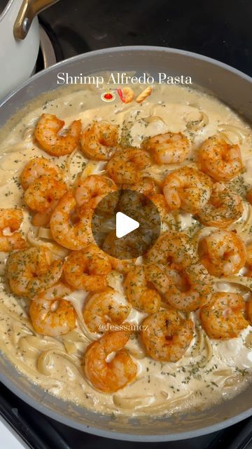 Shrimp Recipes Alfredo, Alfredo Ideas Dinners, Alfredo Shrimp Pasta Recipe, Mexican Shrimp Pasta, Fettucini Alfredo Recipe Shrimp, Shrimp Alfredo With Spinach, Olive Garden Shrimp Alfredo, Pasta Shrimp Recipes, Shrimp Linguine Alfredo