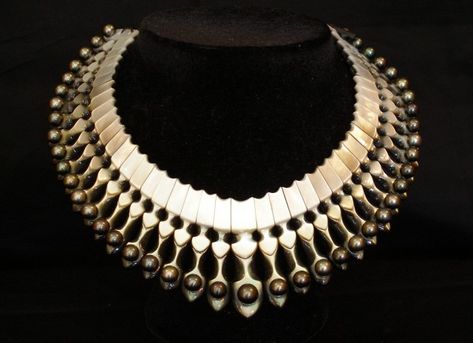 Ori Tahiti, Jewel Art, Crown Jewels, Tahitian Pearls, Pearl Shell, Shell Pendant, Tahiti, Costume Design, Pearl Necklace