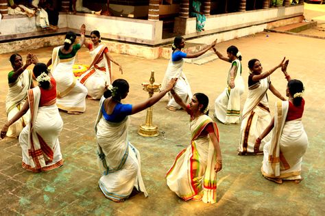 http://raxacollective.wordpress.com/2012/05/30/thiruvathira-kali-traditional-dance-of-kerala/ Kali Dance, Happy Onam Images, Onam Images, Onam Greetings, Onam Wishes, Dance Of India, Onam Celebration, Onam Festival, Happy Onam