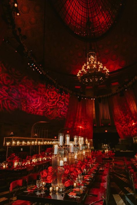 Black And Red Room Aesthetic Luxury, Black And Burgundy Gothic Wedding, Black And Red Wedding Cake Elegant, Burlesque Wedding Dress, Vampire Theme Quinceanera, Dark Wedding Decorations, Blood Red Wedding Theme, Vampire Wedding Aesthetic, Vampire Quinceanera Theme