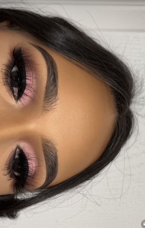 Pink Eyeshadow Soft Glam, Eyeshadow Looks Pink And Brown, Pink And Brown Smokey Eye, Soft Makeup Look Pink, Light Pink Eyeshadow Looks With Glitter, Eyeshadow For Pink Outfit, Pink Eyeshadow Looks Brown Eyes, Makeup Ideas Light Pink, Pink Prom Makeup For Brown Eyes