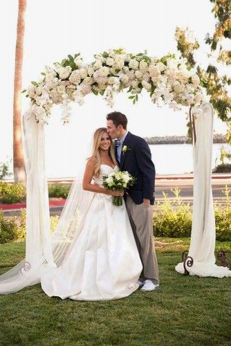 In our gallery of wedding arch decoration ideas we have details of flower decor, whole composition and awesome photos of lovely couples under arches. Wedding Arch Tulle, Wedding Arbors, Wedding Ceremony Arch, Wedding Arbour, Arch Decoration, Wedding Altars, Arch Flowers, Arch Decoration Wedding, Ceremony Arch