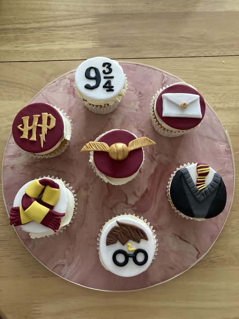 Harry Potter Cupcakes Ideas Birthday, Harry Potter Cupcake Cake, Harry Potter Cakepops, Harry Potter Birthday Party Ideas Cake, Harry Potter Cupcakes Ideas, Harry Potter Muffins, Harry Potter Pasta, Cupcakes Harry Potter, Pastel Harry Potter