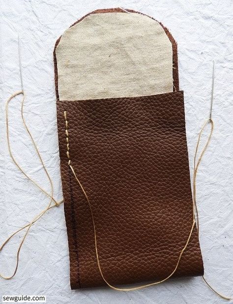 Hand Sew a simple Leather pouch - Sew Guide Leather Pouch Tutorial, Leather Pouch Pattern, Diy Leather Pouches, Soft Leather Pouch, Simple Leather Bag, Simple Pouch, Leather Bag Tutorial, Leather Pouches, Leather Phone Pouch