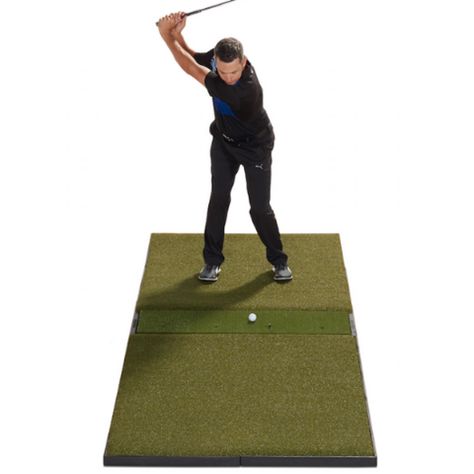 Complete DIY Guide - How To Build Your Own Golf Simulator Diy Golf Mat, Diy Golf Simulator, Simulator Room, Indoor Golf Simulator, Diy Golf, Impact Screen, Golf Simulator Room, Golf Room, New Golf Clubs