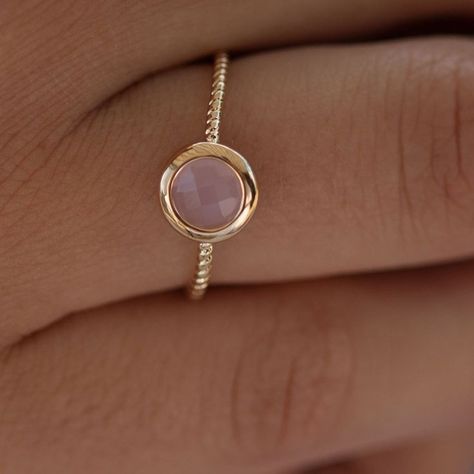 Pukhraj Ring Design For Women, Ring Design For Women, Pukhraj Ring, Cool Wedding Rings, Gold Ring Designs, Wedding Ring Designs, Pretty Rings, Girly Jewelry, Pink Stone