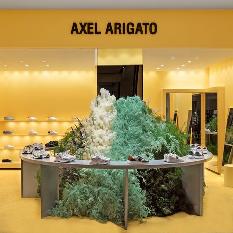 Axel Arigato 在 Twitter: "We are excited to welcome you to our new pop-up store at Selfridges, London. The new retail space is situated on the 1st floor, in the men's designer shoe section. #axelarigato https://t.co/YrLl8GclXo" / Twitter Shoes Pop Up Store, Pop Up Retail Design, Pop Up Store Design Ideas Retail, Retail Pop Up, Popup Store Design, Pop Up Store Design Ideas, Pop Up Store Design, Pop Up Retail, Popup Store