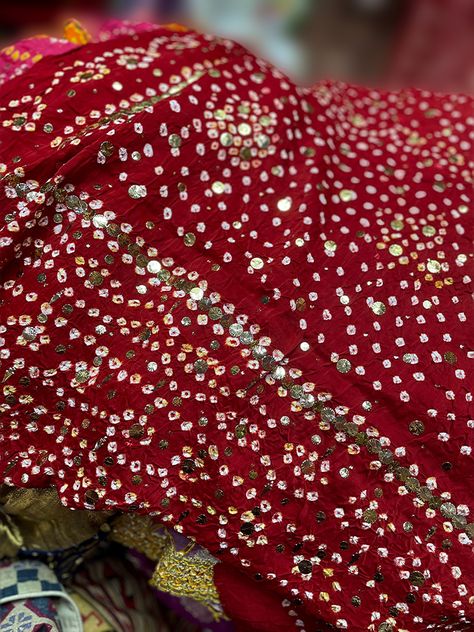 Two tone heavy Kamdane silk dupatta @onaisa84 Chunri Dupatta, Red Dupatta, Bridal Dupatta, Brand Assets, Heavy Embroidery, Pakistani Bridal Dresses, Indian Bridal Outfits, Designer Dresses Casual, Silk Dupatta