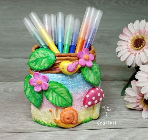 Pen holder or indoor planter Pen Holder Diy, Diy Pen, Clay Pen, Cold Porcelain Clay, Diy Crafts Love, Pen Stand, Diy Gift Set, Clay Wall Art, Clay Diy Projects