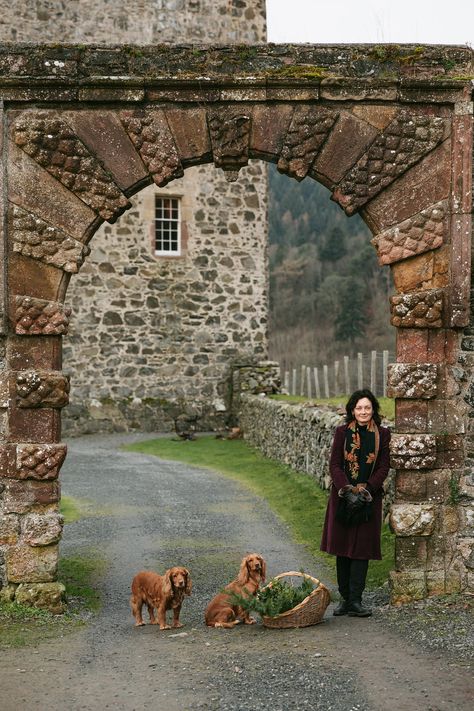 Houses Decorated For Christmas, Scottish Interiors, Manor House Interior, British Country Style, Scottish Cottages, Scottish House, Scottish Homes, English Manor Houses, William Wordsworth