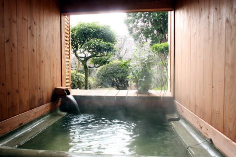 Book Sozankyo in Aso Uchinomaki Onsen (Kumamoto)--- The third fl･･･ Craftsman Interior Design, Japanese Bath House, Japanese Spa, Onsen Bath, Bath Luxury, Onsen Ryokan, Japanese Bathroom, Japanese Onsen, Viewing Platform