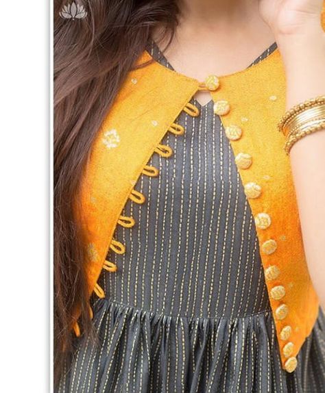 Beautiful Jacket with loops and buttons Long Kurti Design, Design Frock, Shrug Style, Kurti With Jacket, Plain Kurti, Long Shrug, Style Kurti, Kurtis For Women, New Kurti Designs