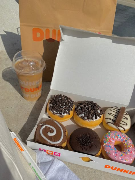 Dunkin Donuts Aesthetic, Donkin Donuts, Tailgate Desserts, Cookies Aesthetic, Aesthetic Desserts, Dunkin Donut, Checker Background, Delicious Donuts, Yummy Comfort Food