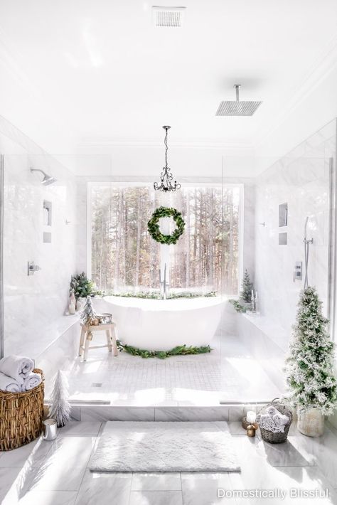 Simple Master Bathroom Christmas Decor for an extra special Christmas bubble bath! Bathroom Christmas Decor, Domestically Blissful, Bathroom Christmas, Christmas Bathroom Decor, Christmas Bathroom, White Bath, Christmas Room, Diy House Projects, Painting Bathroom