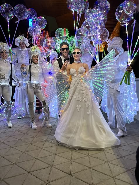 Hora Loca Wedding Ideas, Bola Disco, Rave Wedding, Ideas Casamiento, Dia De Los Muertos Decorations Ideas, Xv Ideas, When I Get Married, Future Wedding Plans, Wedding Souvenirs