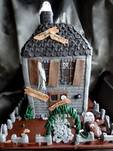 Haunted House Haunted House Cake, Haunted House Halloween, House Cake, Adornos Halloween, Halloween Stuff, Gorgeous Cakes, Halloween 2019, Halloween Cakes, Halloween Birthday