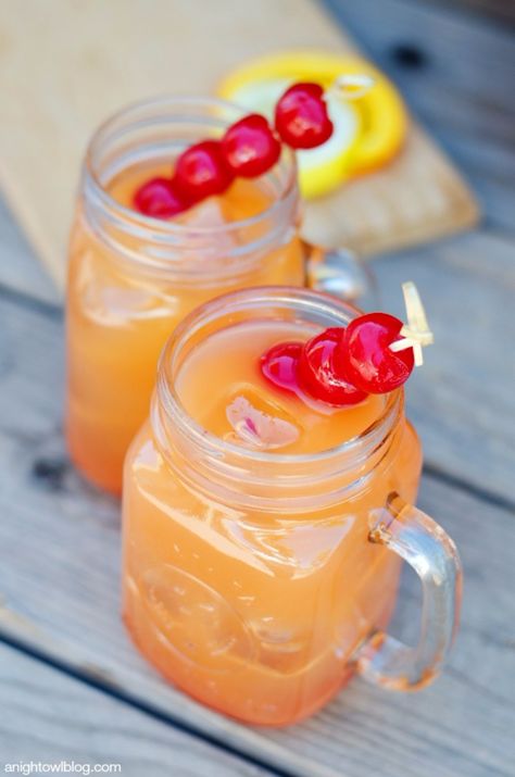 Trending - Easy Bachelorette Party Drink Recipes Coconut Rum Punch, Coconut Rum Punches, Rum Punch Cocktail, Fruits Juice, Rum Punch Recipes, Alcohol Beverages, Punch Cocktails, Pina Coladas, Attitude Adjustment