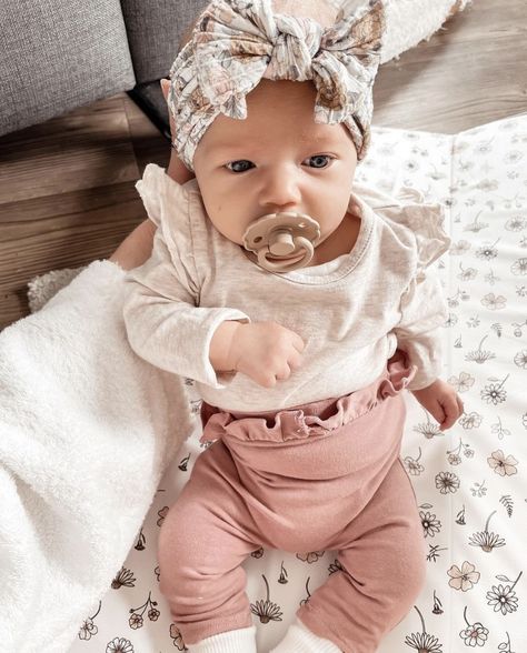 Newborn Girl Outfit Ideas, New Born Girl Outfit Ideas, Newborn Outfits Girl, Baby Girl Wardrobe, Newborn Baby Girl Outfits, Newborn Girl Outfits