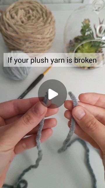 Crochet Help, Plush Yarn, Crochet Tips, Utila, Blanket Yarn, Yarn Ball, Crochet Stuff, April 26, Chunky Yarn