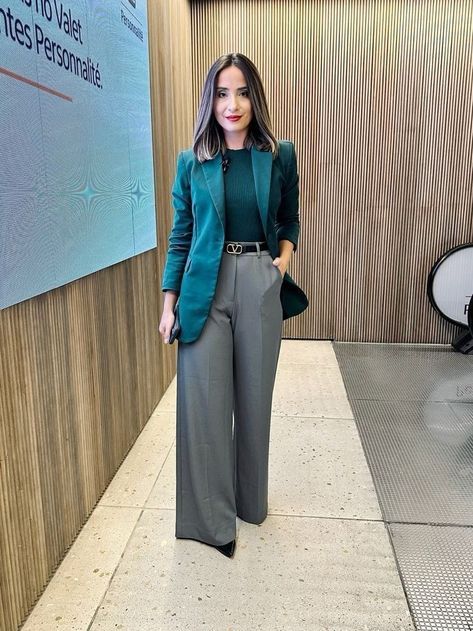 Grey And Green Outfit Ideas, Classic Cowboy Boots, Statement Belts, Cute Professional Outfits, Express Outfits, Meeting Outfit, Classic Cowboy, Blazer Outfits For Women, Grey Slacks