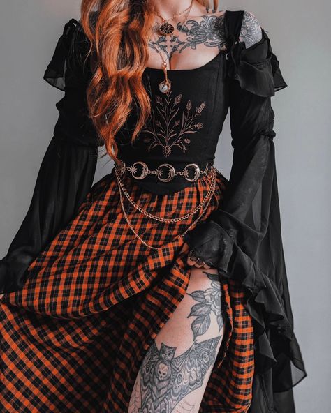 🌾🍂🍁🧹Actually forgot to share this look. This was the first version of a "Harvest Witch" look I did when I got this corset top! But then the brown dress and sunflower belt combo was just chefs kiss 💋 Anyway perfect timing to share though as the orange Terra skirt from @disturbia is finally available to purchase on the UK site!! Got a feeling this is gonna sell quick! Autumn Outfits Halloween, Corset Top Outfit Casual, Everyday Corset Outfit, Autumn Witch Outfit, Winter Witch Outfit, Witchy Winter Outfits, Casual Corset Outfit, Orange Witch Costume, Corset Top And Skirt Outfit