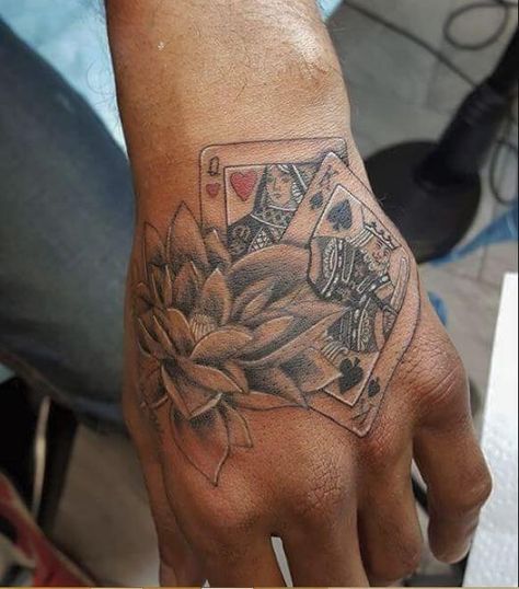 Matching King And Queen Tattoos, Queen Card Tattoo, Gamble Tattoo, Queen Tattoos, Globe Tattoos, Tattoos For Couples, Queen Card, King Of Queens, Egyptian Kings