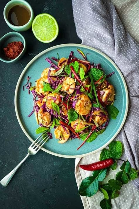 20 kaffir lime leaf recipes (makrut lime) (limau purut) Kaffir Lime Leaves Recipes, Kaffir Lime Recipes, Thai Prawn Salad, Tamarind Dressing, Gluten Free Salad, Thai Salad Recipes, Asian Salad Recipe, Asian Inspired Salad, Prawn Salad