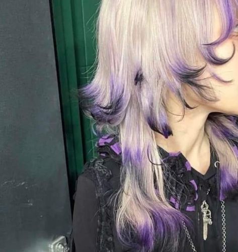 White To Purple Hair, Outfits That Go With Purple Hair, Purple Bob Haircut, Dark Unnatural Hair Color, Short Hairstyle Women Purple, Odd Hair Colors, White And Purple Hair Short, Hair Dye Pale Skin, White Hair With Purple Tips