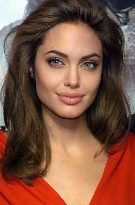 Angelina Jolie Face, Angelina Jolie Photoshoot, Angelina Jolie Makeup, Angelina Joile, Angelina Jolie Style, Brad Pitt And Angelina Jolie, Angelina Jolie Photos, Most Beautiful Faces, Jolie Photo