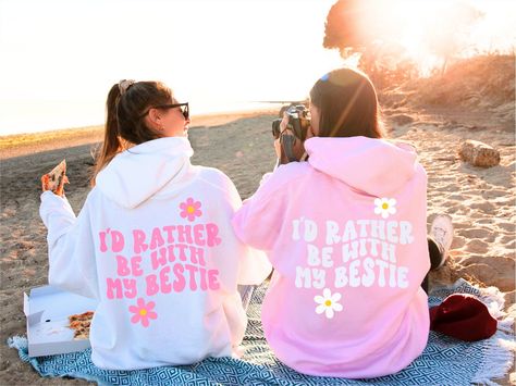 Cute Aesthetic Hoodies, Bff Twinning Outfits, Blanket Hoodie Aesthetic, Matching Clothes For Best Friends, Bestie Sweatshirts, Bestie Hoodies, Friends Birthday Present, Bff Sweatshirts, Best Friends Shirts