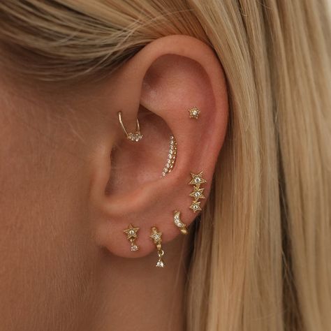 Petite Ear Piercings, Modest Ear Piercings, Ear Piercing Ideas Aesthetic Classy, Sterling Silver Earring Stack, Gold Ear Piercing Ideas, Piercing Inspo Silver, Ear Stacking Ideas Gold, Summer Earring Stack, Ear Piercing Design Ideas