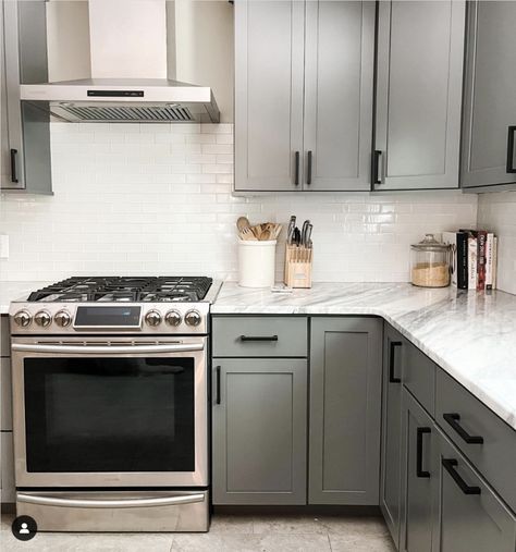 25 Amazing Grey Cabinets White Countertops Ideas