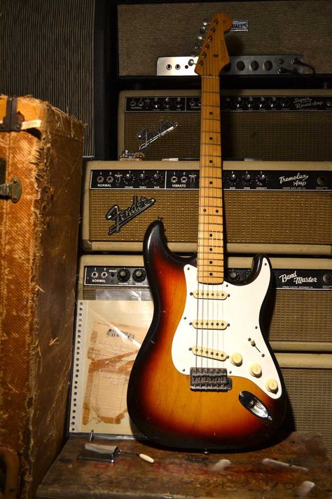 1958 Fender Stratocaster Sunburst - Serial: 027635 - Cesco's Corner Guitars Electric Guitar Fender Stratocaster, Stratocaster Aesthetic, Sunburst Stratocaster, Electric Guitar Fender, Fender Stratocaster Sunburst, Sunburst Guitar, Fender Guitars Stratocaster, Guitar Fender, Electric Guitar Design