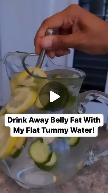 Detox Water For Belly Fat Loss, Detox Water For Clear Skin, Flat Tummy Water, Jj Smith, Green Smoothie Cleanse, Bloated Stomach, Ginger Water, Monk Fruit, Pear Body Shape