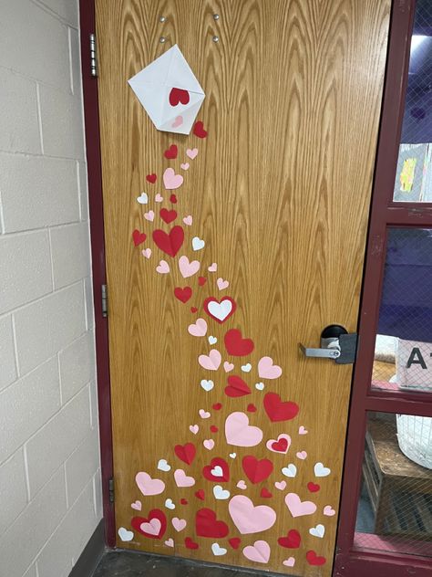 Valentines Classroom Decorations, Valentines Door Decorations Classroom, Valentines Classroom Door, Door Decorations Classroom Christmas, Valentines Day Bulletin Board, Valentine Door Decorations, School Door Decorations, Easy Valentine Crafts, Diy Valentine's Day Decorations