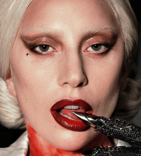 Lady Gaga In Ahs, Lady Gaga Ahs Hotel, Lady Gaga Hotel, Lady Gaga Countess, Lady Gaga Ahs, Gaga Outfits, Outfit Style Ideas, Lady Gaga Makeup, Gaga Fashion