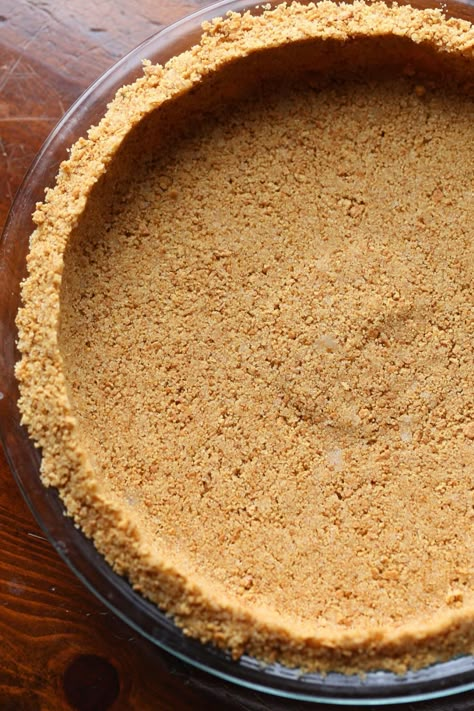 This easy graham cracker pie crust is buttery, flavored with sweet ground cinnamon, and the perfect base for your favorite pie recipe! Graham Wafer Crust, Graham Cracker Crust Pie Recipes, Cinnamon Graham Cracker Crust, Graham Pie, Graham Cracker Pie Crust, Cracker Pie Crust, Graham Cracker Pie, Graham Cracker Crust Recipe, Cracker Pie