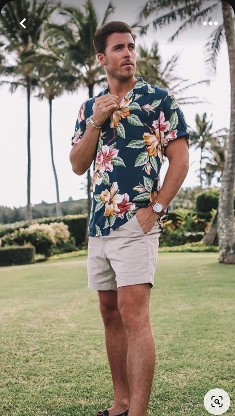 Floral Shorts Outfits, Floral Shirt Outfit, Hawaiian Shirt Outfit, Vacation Outfits Men, Mens Shorts Outfits, Floral Shirts, Mens Summer Outfits, Mens Casual Outfits Summer, Summer Shorts Outfits