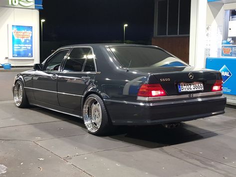 Mercedes Benz S600 (W140) Mercedes W140, Black Corvette, Mercedes Auto, Mercedes Benz Coupe, Merc Benz, Benz S500, Touring Car Racing, Classic Mercedes, Mercedes Benz Classic