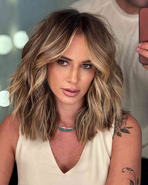 Discover the Best 2024 Haircuts for Thick Hair - Pixie, Bob, & More Best Haircuts For Thick Hair, 2024 Haircuts, Classic Bob Haircut, Haircuts For Thick Hair, Course Hair, Thick Hair Styles Medium, Hot Haircuts, Best Haircuts, Perfect Hairstyle