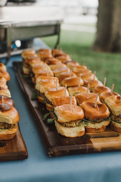 Small Wedding Reception Finger Food Ideas, Elegant Wedding Food Ideas, Intimate Wedding Food Ideas, Backyard Reception Food Ideas, Finger Food Appetizers For Wedding, Wedding Food Backyard, Farm Wedding Food Ideas, Classy Wedding Appetizers, Potluck Style Wedding