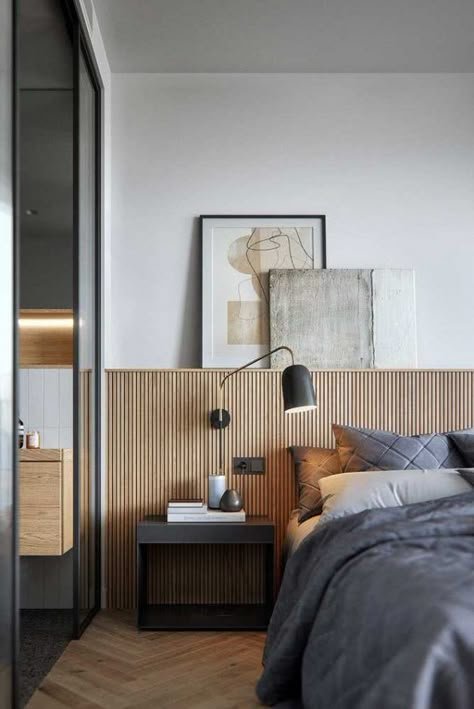 Bedroom renovation ideas begin with how you paint the walls. Light colors make a room look bigger; darker colors make a room look cozier. Japandi Bedroom, Slatted Headboard, 아파트 인테리어, Bed Headboard, Bedroom Headboard, Main Bedroom, Modern Apartment, Bedroom Inspo, 인테리어 디자인