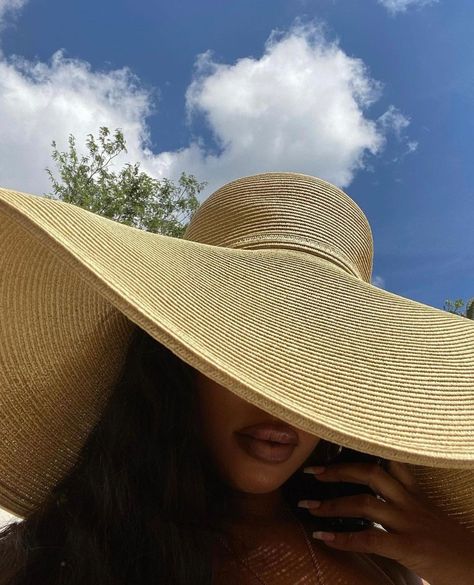 Vacay Pictures, Big Sun Hat, Woman On Beach, Greece Outfit, Vacation Hat, Nude Outfits, Hat Aesthetic, Black Femininity, Sky Background