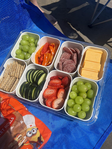 This has come in handy so many times, I am absolutely obsessed with it. Snacks For Outdoors, Tackle Box Snack Boxes, Shackle Box Ideas For Adults, Packing Food For The Beach, Road Trip Snackle Box Ideas, Beach Snacks For Adults Summer, Travel Snack Box Ideas, Adult Snack Box Ideas, Beach Snack Ideas For Adults