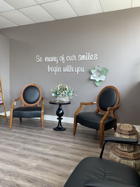 Office Lobby Decor Waiting Area, Spa Waiting Room Ideas Reception Areas, Therapy Waiting Room Ideas, School Reception Design Waiting Area, Small Office Waiting Area, Waiting Room Ideas Reception Areas, Dental Clinic Waiting Area, Reception Area Design Waiting Rooms, Office Lobby Design Waiting Area