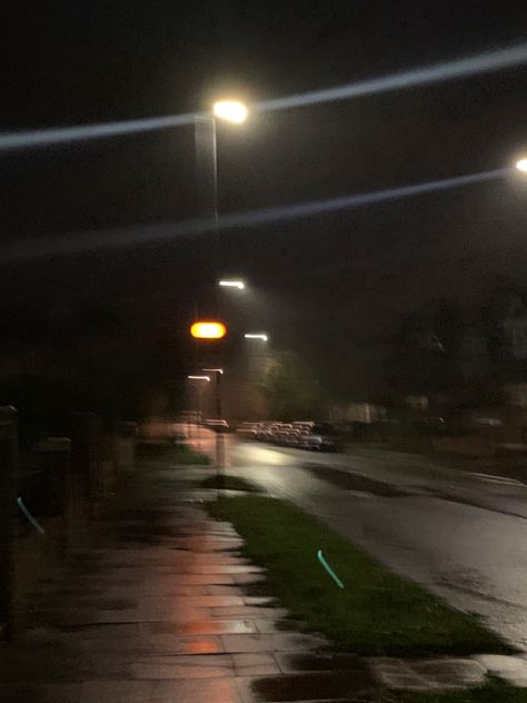 #night #rain #winter #road #streetlight #autumn #walking #walk #aesthetic #wallpaper #lights Night Walking Aesthetic, Walk Aesthetic, Road Pictures, Aesthetic London, Rainy Day Aesthetic, Night Rain, Night Walk, Night Pictures, Walking In The Rain