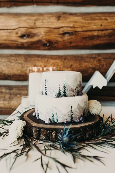 25 Outdoor Wedding Cake Ideas for the Outdoorsy Couple Mountain Wedding Cake, Outdoor Wedding Cake, Wedding Cake Ideas, Mountain Bride, White Wedding Cakes, Winter Wonderland Wedding, Future Wedding Plans, Wonderland Wedding, Wedding Desserts