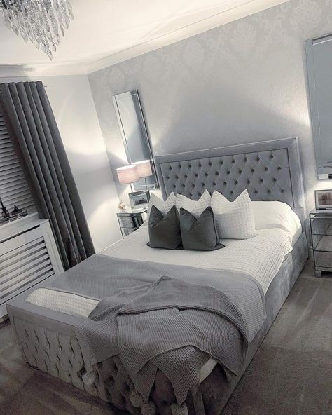 Boujee Bedroom Ideas, Boujee Bedroom, Boujee Apartment, Gray Layout, Ikea Bohemian, Interior Design Blogs, Scandinavian Green, Paint Dresser, Bedroom Furniture Layout