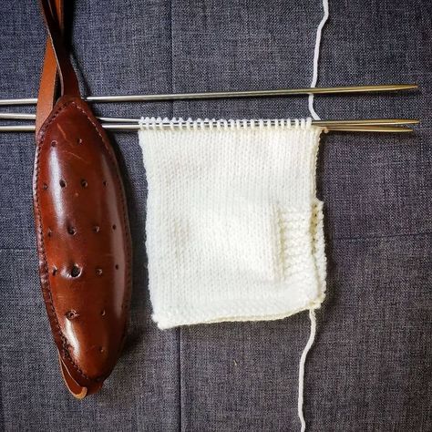 Nadine Buntenbeck's knitting belt and sample piece of class knitting on long double pointed needles from her online knitting belt class with Janette Budge. Shetland Knitting, Shetland Wool Week, Fair Isle Knitting Patterns, Learn How To Knit, Shetland Wool, Knitting Needle, Knit In The Round, Knit Picks, Fair Isle Knitting